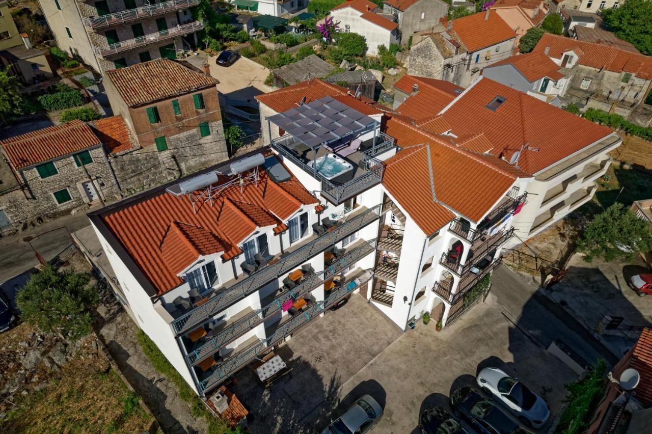 Apartments & Rooms Zaja Трогір Екстер'єр фото