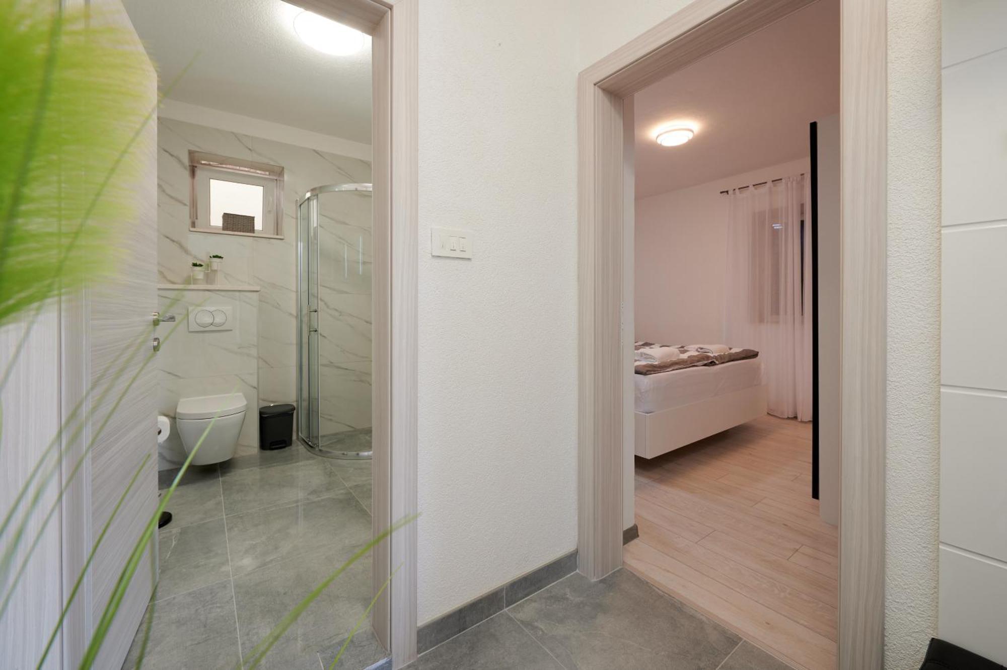 Apartments & Rooms Zaja Трогір Номер фото