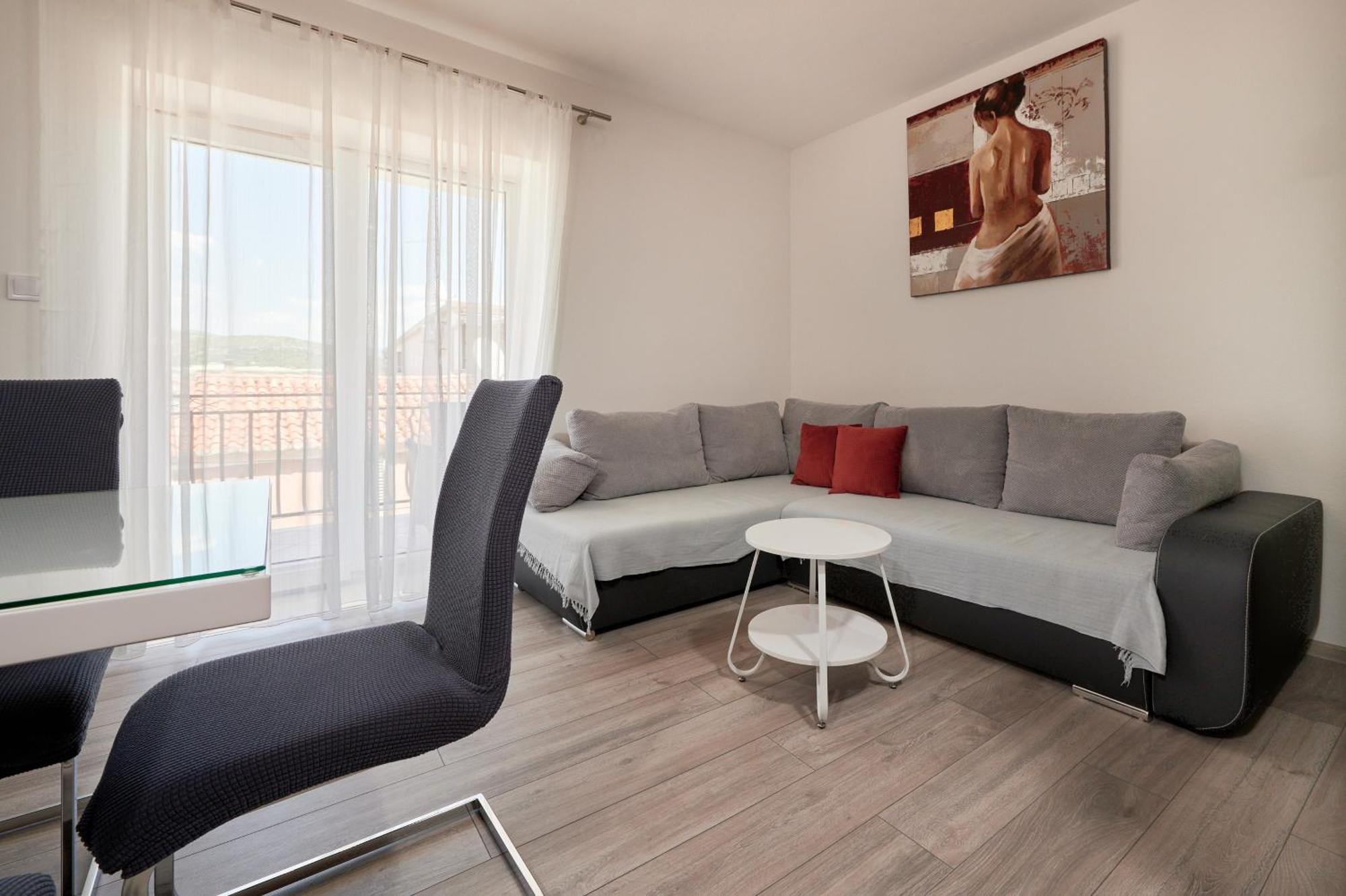 Apartments & Rooms Zaja Трогір Номер фото