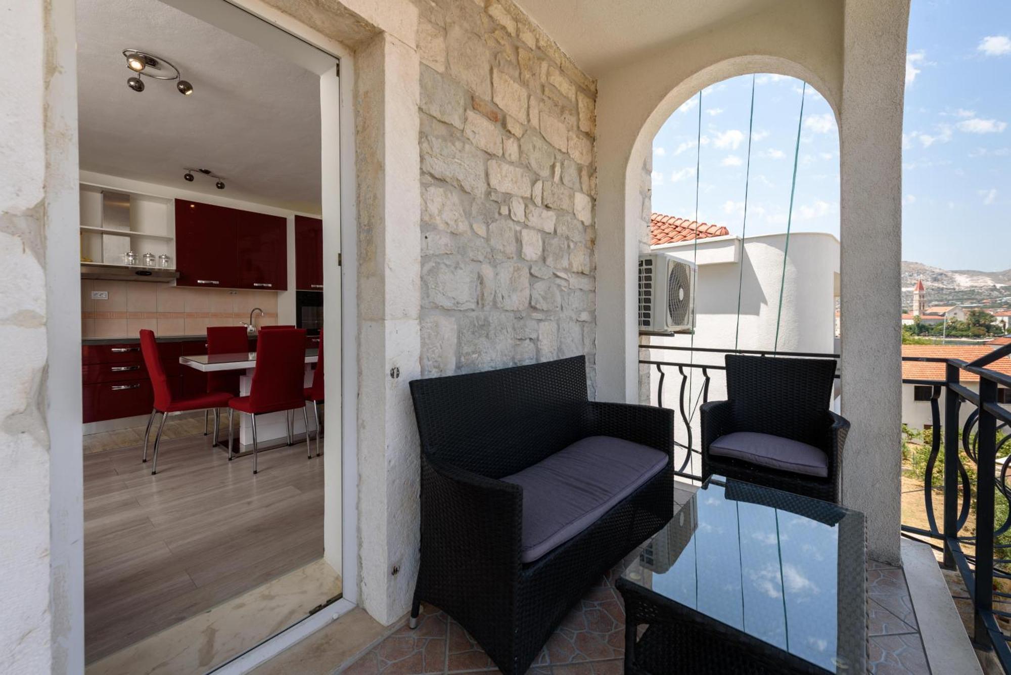 Apartments & Rooms Zaja Трогір Номер фото
